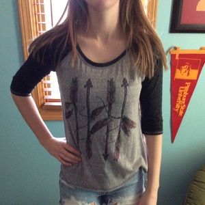 3/4 sleeve arrow top